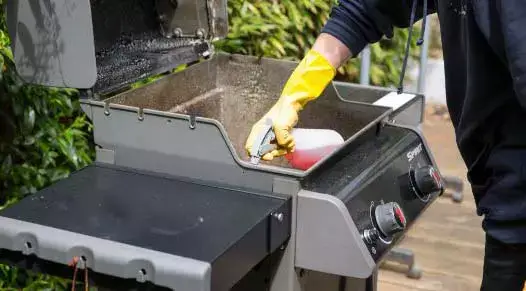 BBQ cleaning